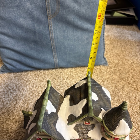 Santa’s Workbench Valleyview Manor light up Christmas village house - Picture 8 of 8